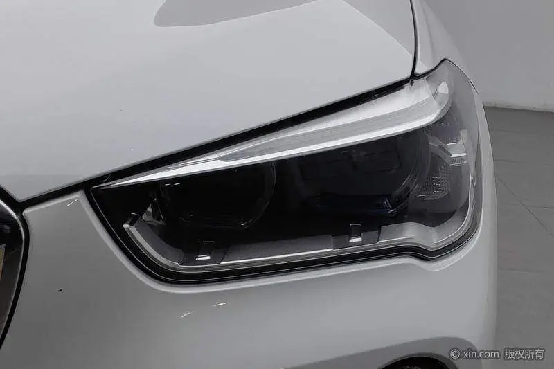 BMW X1 2018 xDrive20Li Premium Edition — 7