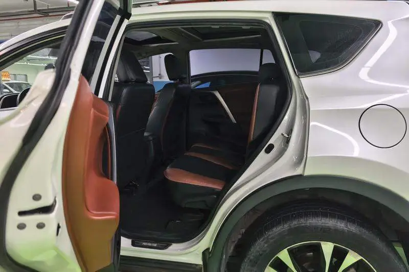 RAV4 Rongfang 2015 2.5L Automatic 4WD Elite Edition — 16