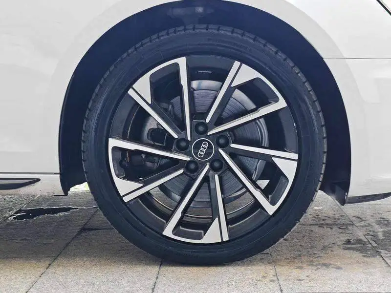 Audi A4L 2023 40 TFSI Luxury Dynamic Edition — 5