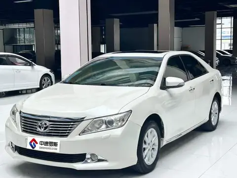 Camry 2012 2.0G Deluxe Edition