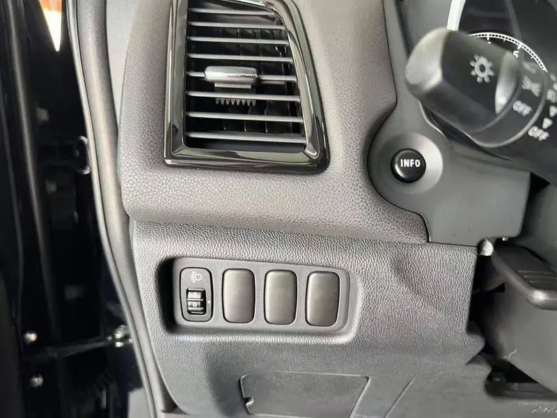 ASX 2018 2.0L CVT 2WD Premium Edition — 17