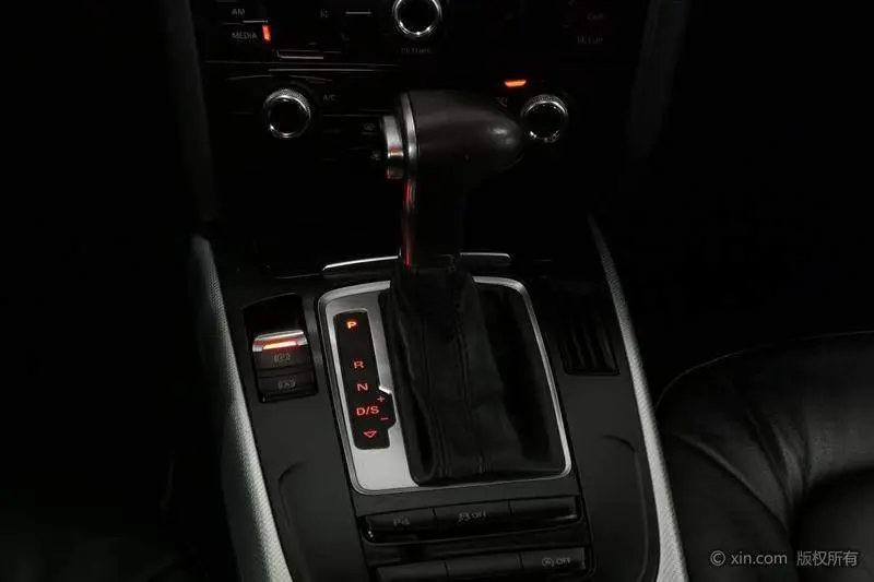 Audi A4L 2015 35 TFSI Automatic Standard Model — 15