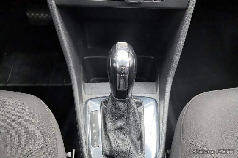 Jetta 2015 Value Edition 1.6L Automatic Comfort — 15