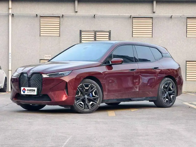 BMW iX 2022 xDrive40 — 8