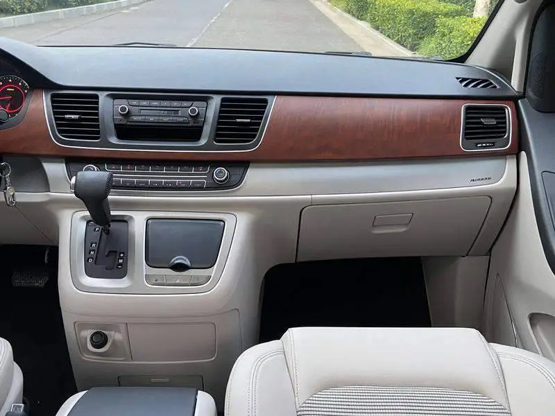Maxus G10 2016 2.0T Automatic Luxury Edition — 8