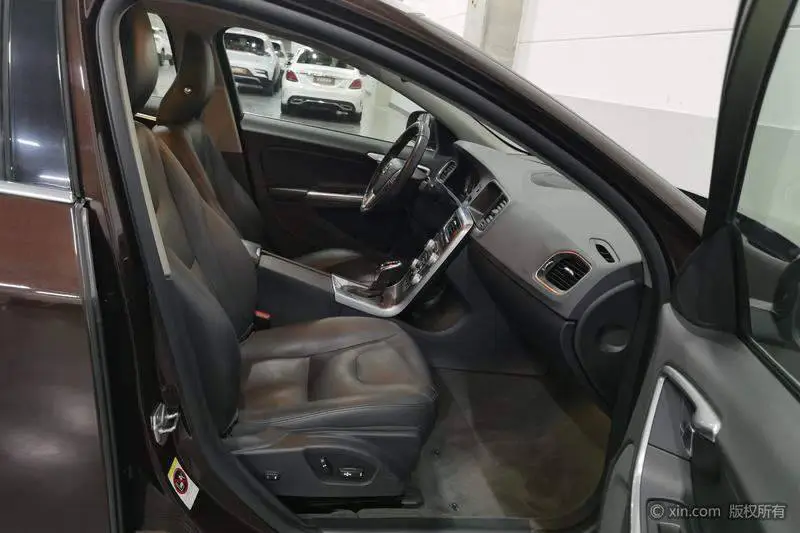 Volvo S60 2018 S60L T3 Smart Progressive Edition — 11