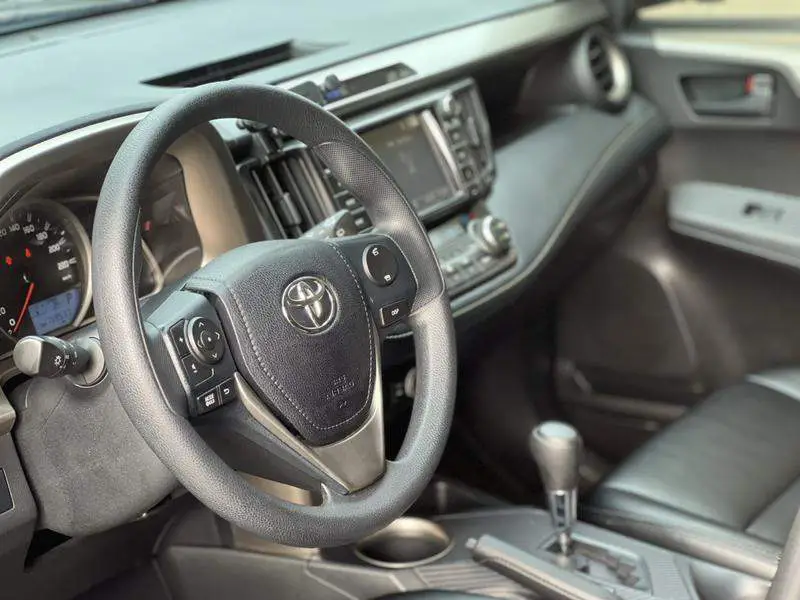 RAV4 Rongfang 2015 2.0L CVT 2WD Fashion Edition — 16