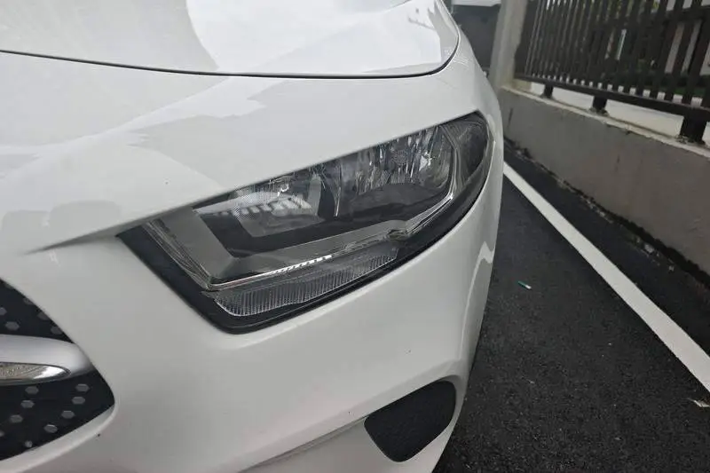 Mercedes-Benz A-Class 2021 A 180 L — 4