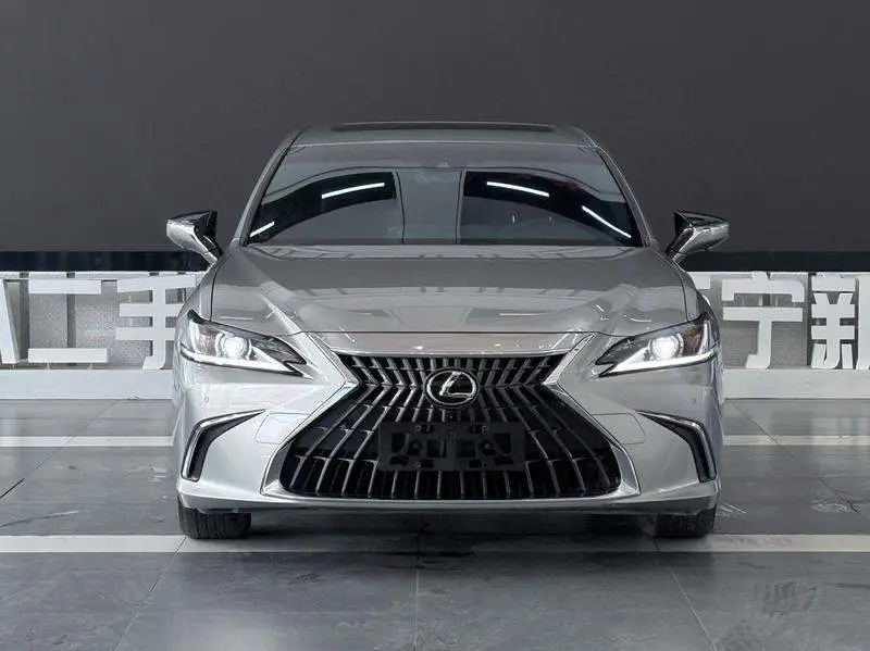 Lexus ES 2022 200 Excellence Edition — 2