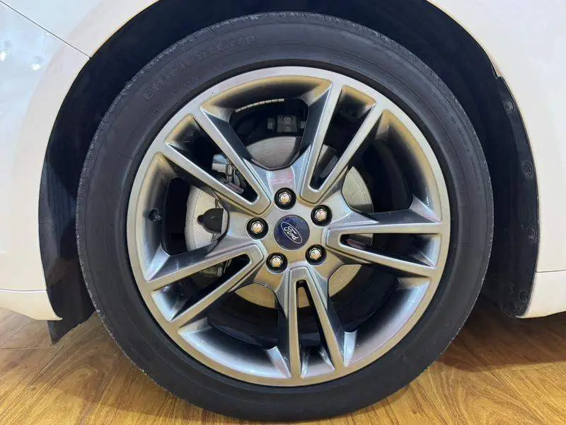 Mondeo 2013 2.0L GTDi240 luxury sports model — 12