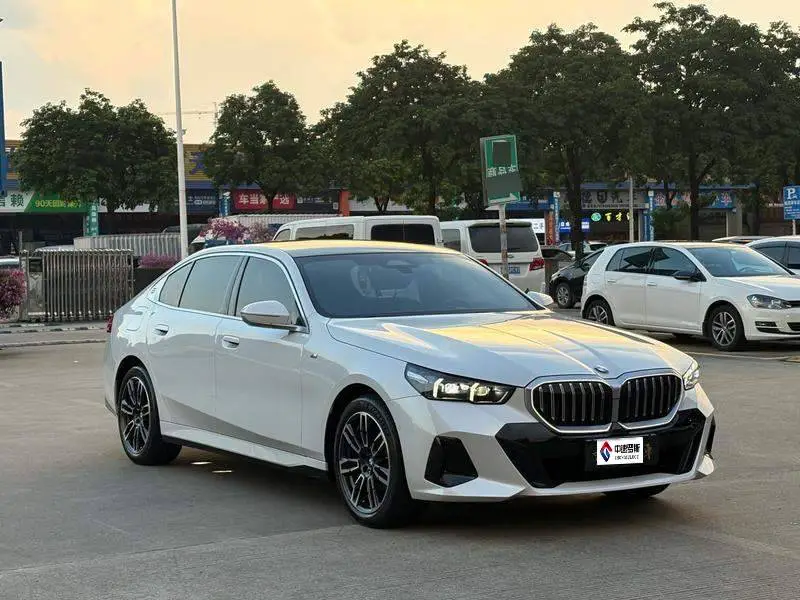 BMW 5 Series 2025 525Li M Sport Package — 3