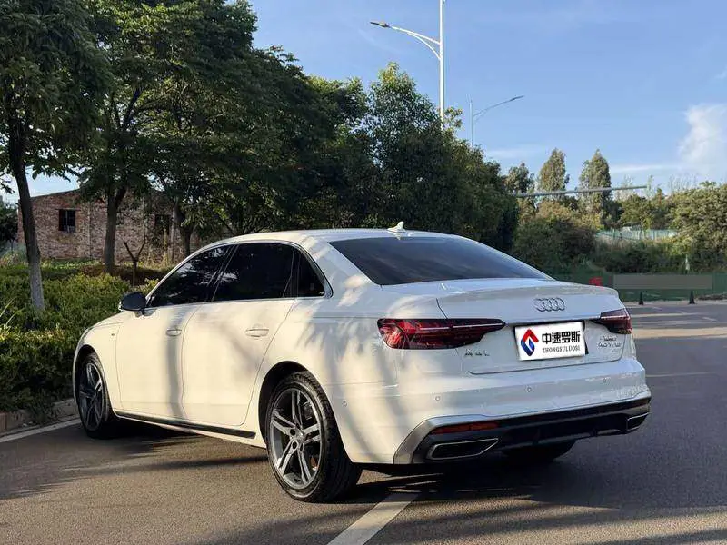 Audi A4L 2020 40 TFSI Luxury Dynamic Edition — 4