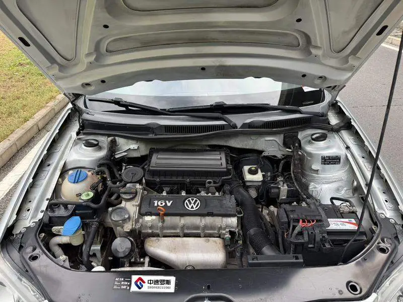Bora 2011 1.6L Automatic Comfort — 7