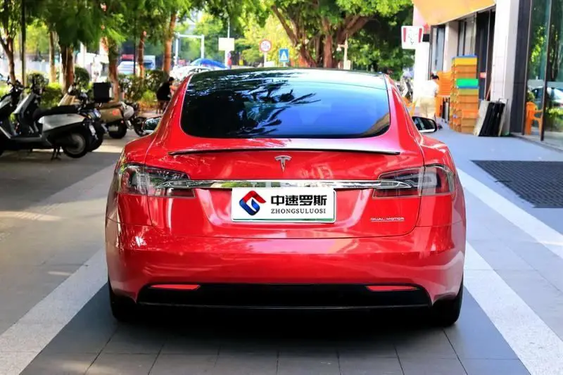 Model S 2020 Performance — 5