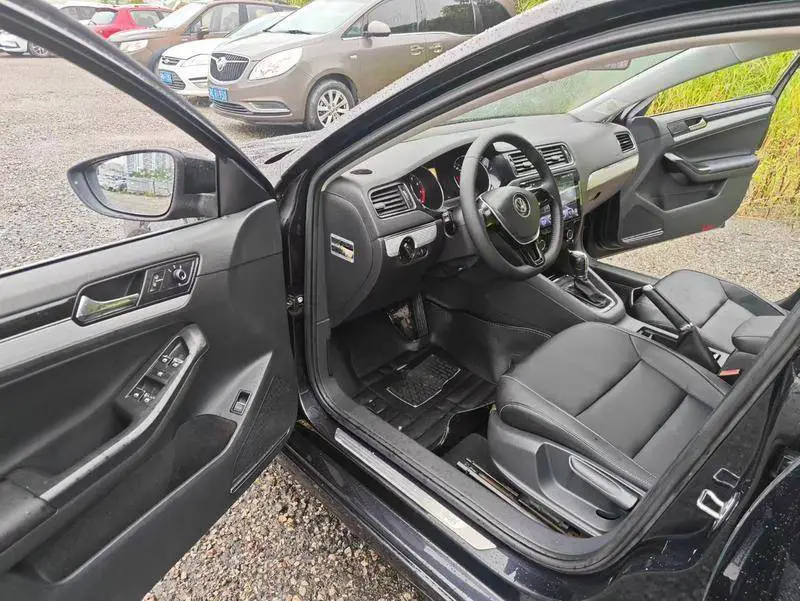 Sagitar 2015 1.6L Automatic Fashion Model — 7