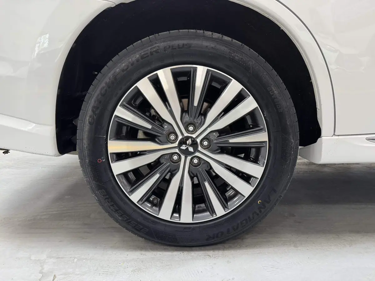 Outlander 2021 Model 2.0L 2WD Enjoy Edition 7 Seaters — 9