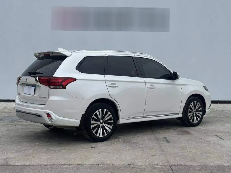 Outlander 2021 Model 2.0L 2WD Enjoy Edition 5 Seaters — 7