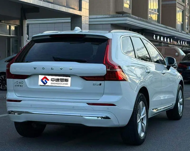 Volvo XC60 2022 B5 4WD Zhiyi Luxury Edition — 5