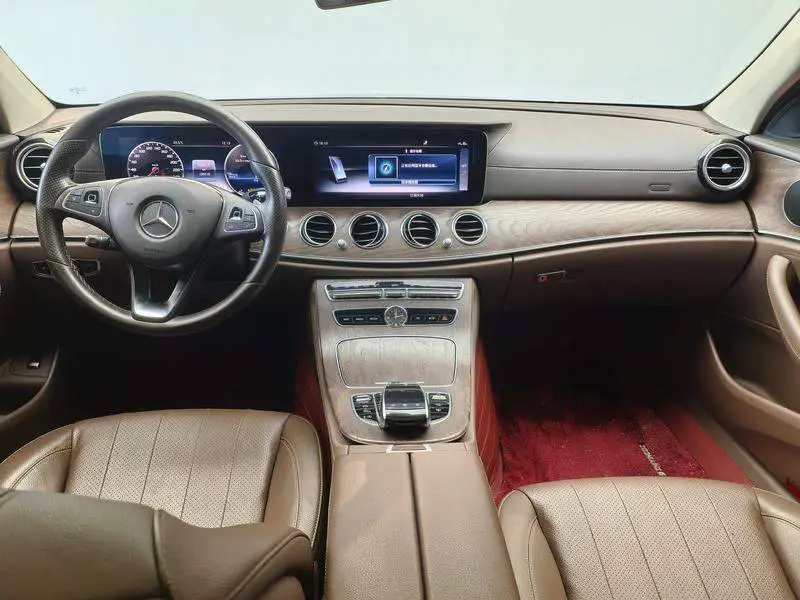 Mercedes-Benz E-Class 2018 E 300 L Fashion Edition — 9