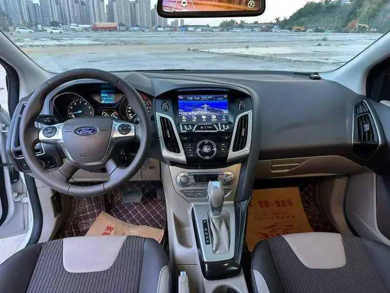 Fox 2012 Sedan 1.6L Automatic Comfort — 6