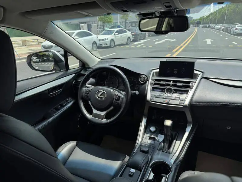 Lexus NX 2015 200 AWD Frontier Edition — 13