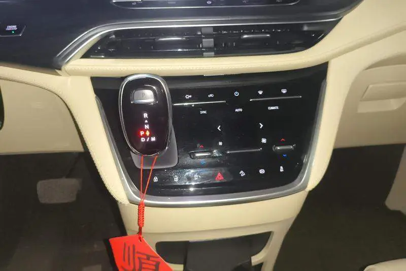Buick GL8 2022 ES Lu Zun 653T Flagship Model — 11