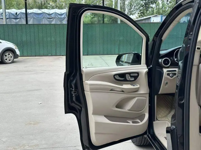 Mercedes-Benz V-Class 2016 V 260 Pilot Edition — 18
