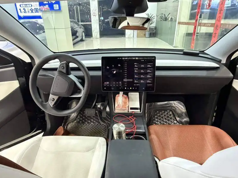 Model Y 2025 Facelift Long Range All-Wheel Drive Version — 9