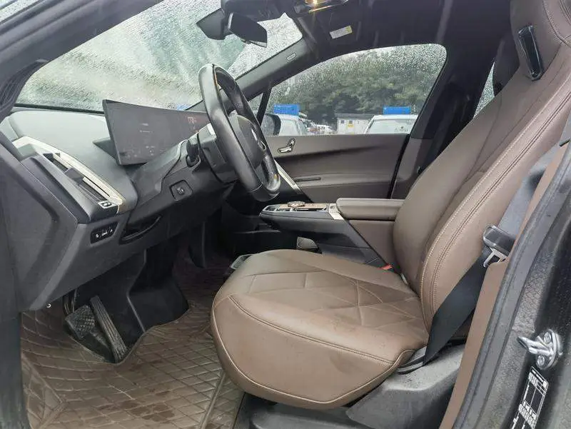 BMW iX 2022 xDrive40 — 8