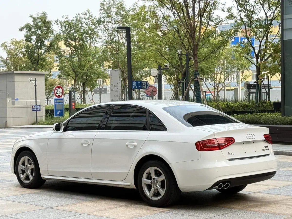 Audi A4L 2015 35 TFSI Automatic Luxury — 6