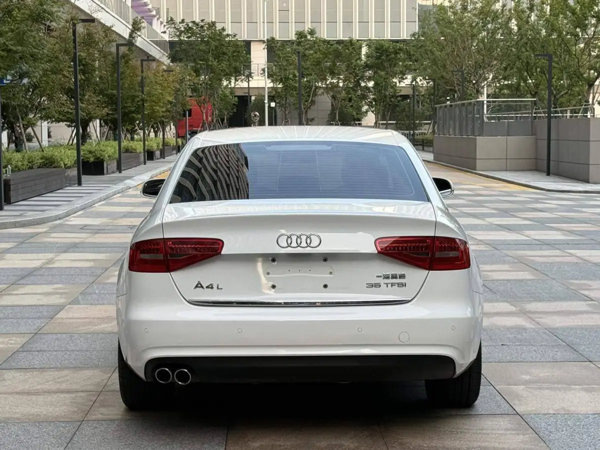 Audi A4L 2015 35 TFSI Automatic Luxury — 5