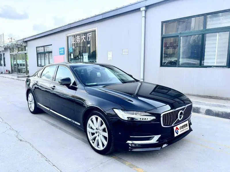 Volvo S90 2018 T5 Smart Edition — 3