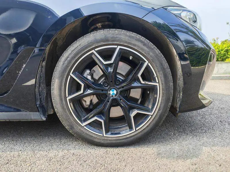 BMW i3 2025 eDrive 40 L Night Edition — 9