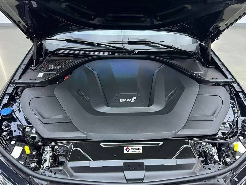 BMW i3 2025 eDrive 35 L — 7