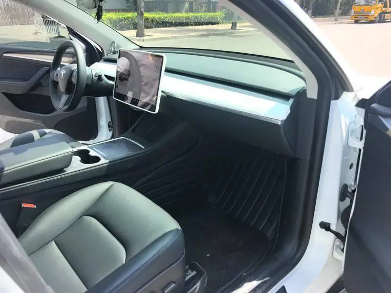 Model Y 2022 facelifted rear-wheel drive version — 9