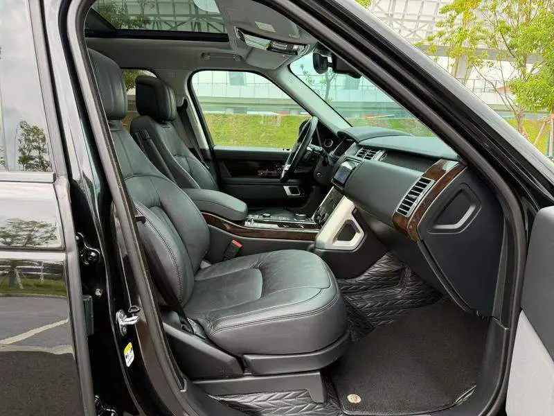 Range Rover 2022 3.0 L6 360PS Legend Edition — 10