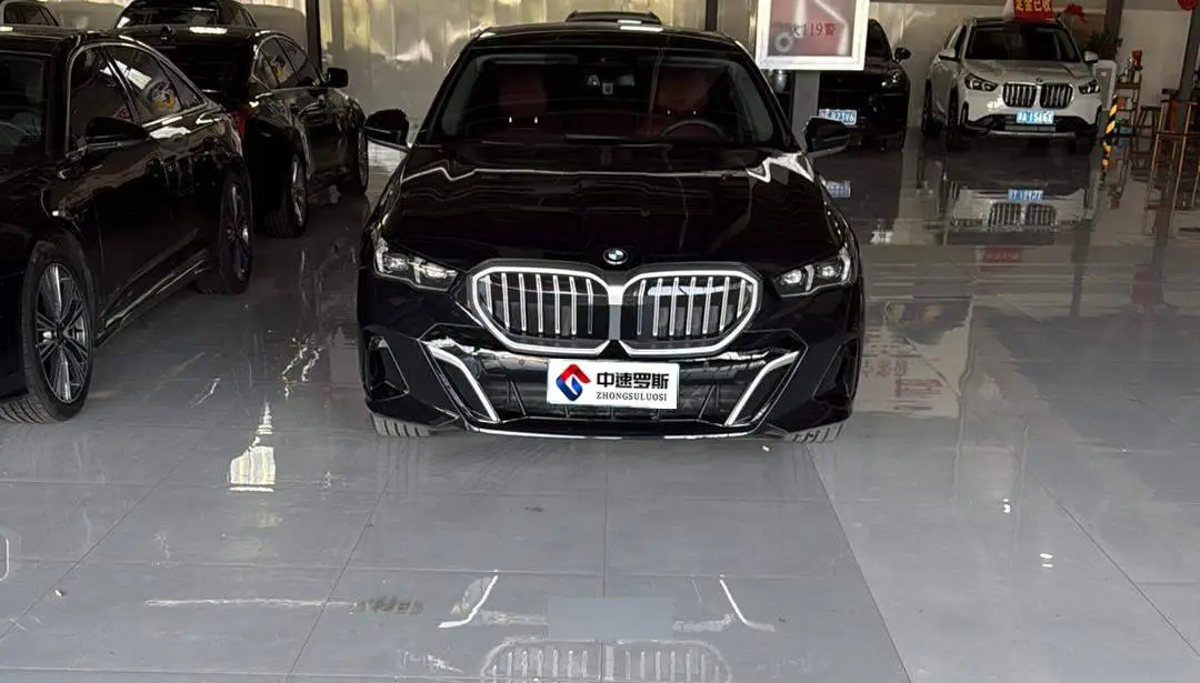 BMW 5 Series 2025 530Li Leading M Sport Package — 2