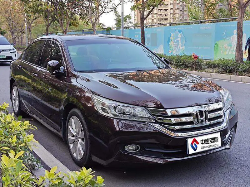 Accord 2014 2.4L EXN Luxury Navigation Edition — 3