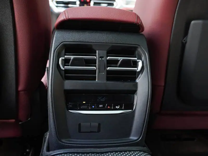 BMW 3 Series 2022 325Li M Sport Night Edition — 11