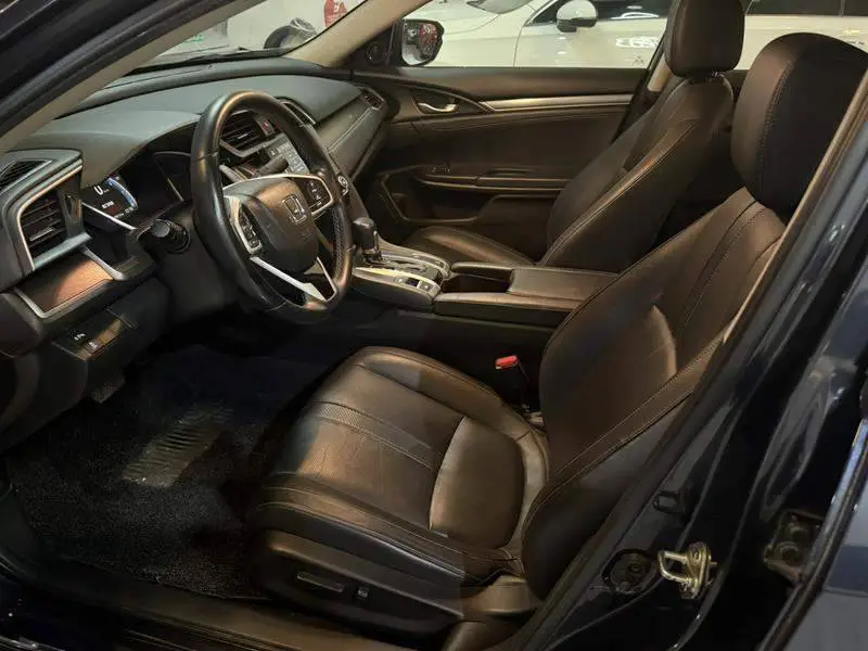 Civic 2016 220TURBO CVT Premium Edition — 8