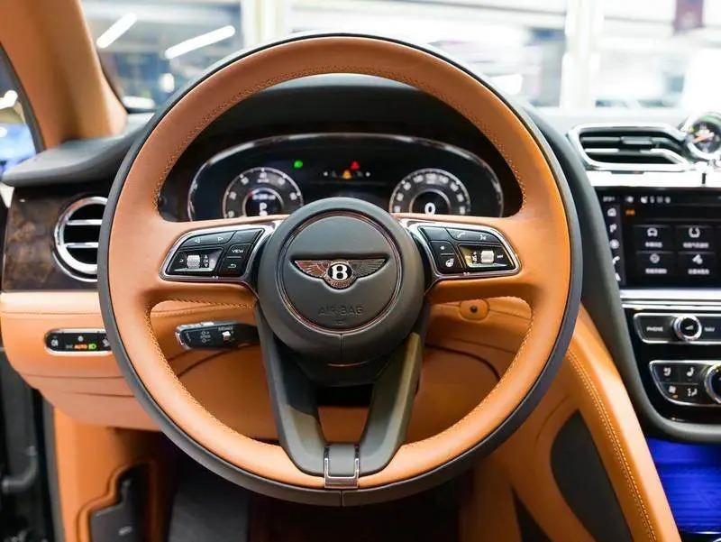 Bentayga 2025 4.0T V8 Long Wheelbase Art Edition — 16
