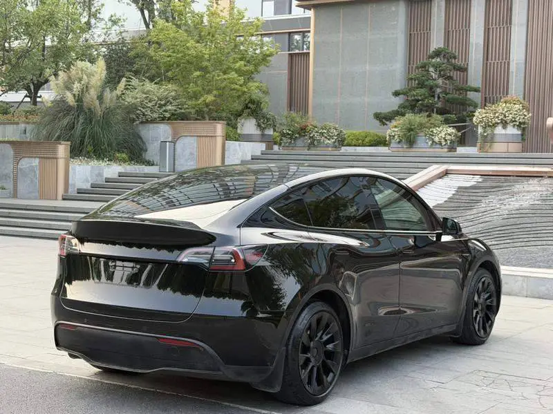 Model Y 2022 facelifted rear-wheel drive version — 6