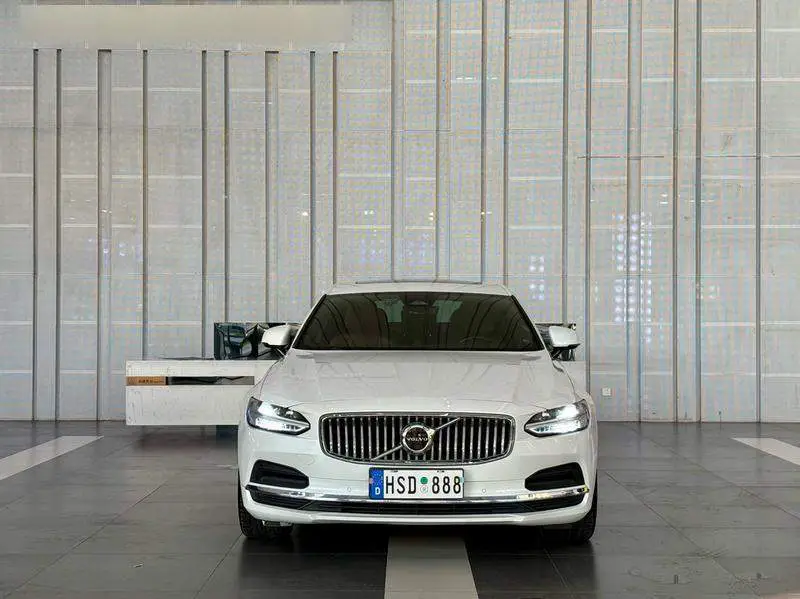 Volvo S90 2022 B5 Zhiyuan Deluxe Edition — 2
