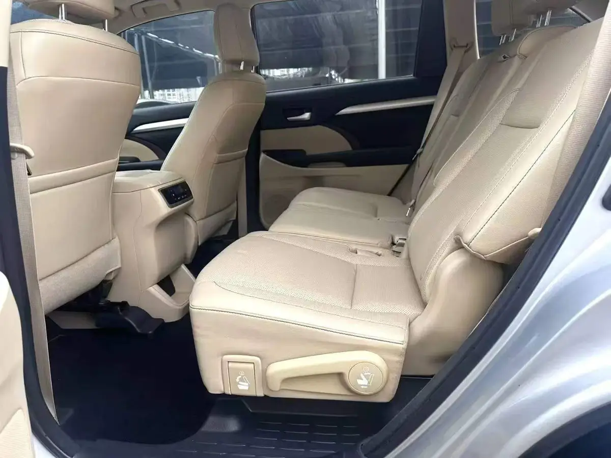 Highlander 2015 2.0T 2WD Luxury Edition 7 Seaters — 8