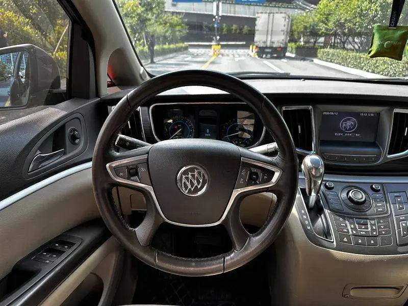 Buick GL8 2013 3.0L XT Luxury Business Flagship Edition — 10