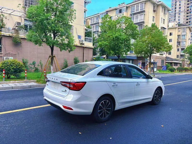 Roewe i5 2021 1.5L CVT Platinum Edition — 7