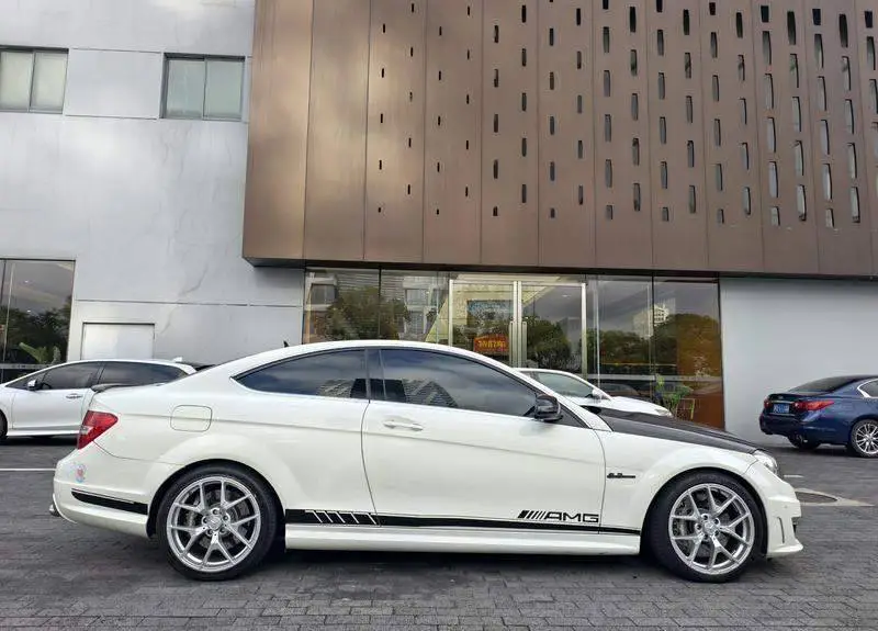 Mercedes-Benz C-Class AMG 2012 AMG C 63 Coupe Dynamic Edition — 8
