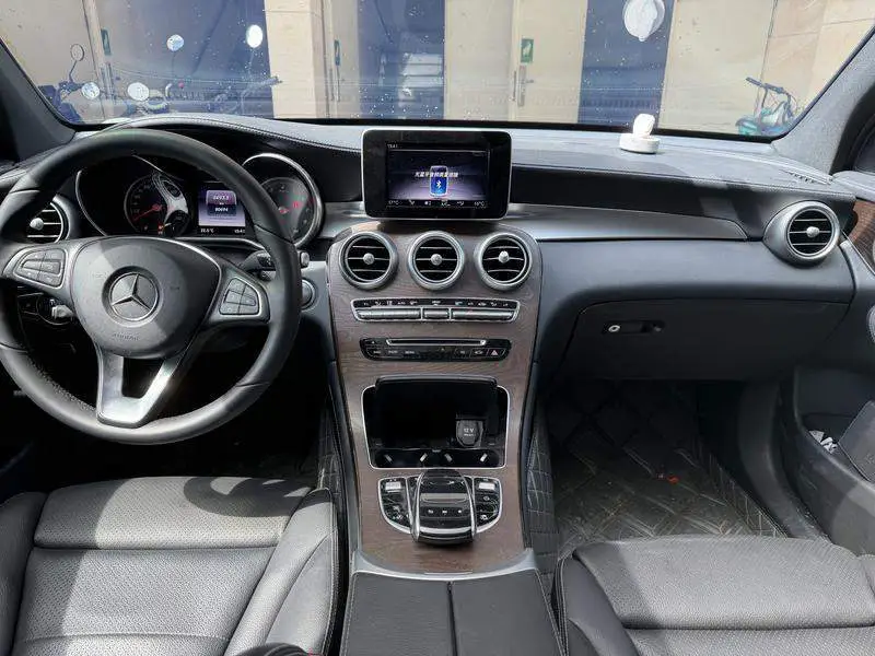 Mercedes-Benz GLC 2019 GLC 300 L 4MATIC Dynamic — 17