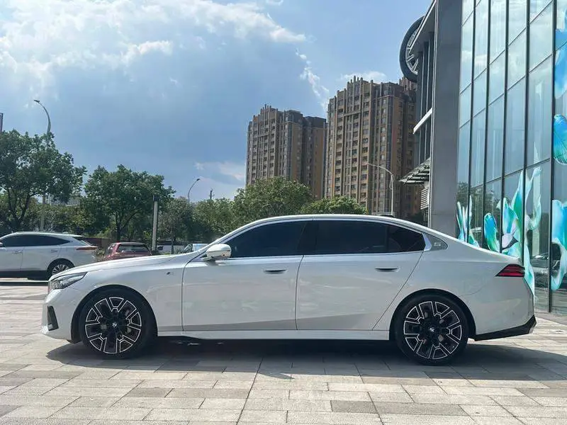 BMW 5 Series 2025 530Li Premium M Sport Package — 4