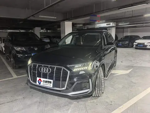 Audi Q7 2020 55 TFSI quattro S line sports model